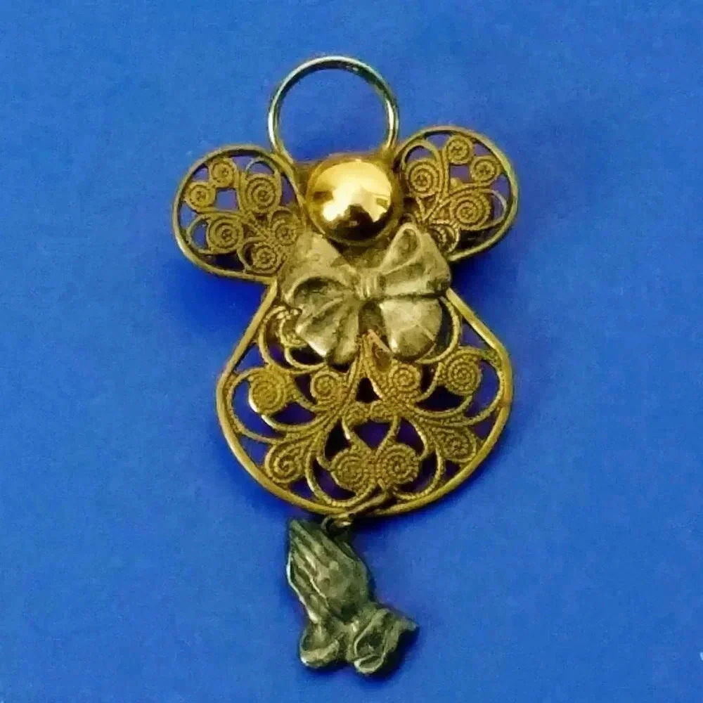 Angel Praying Hands Brooch Lapel Hat Pin Gold Tone